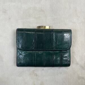 Genuine Eel Skin Kiss Lock Coin Purse/Wallet Green Small Preowned Vintage Chrty